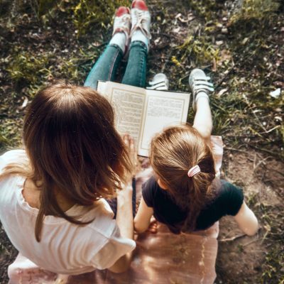 What is a Living Book? How to Curate a Living Library and Enrich Your Homeschool Through Literature Based Learning.